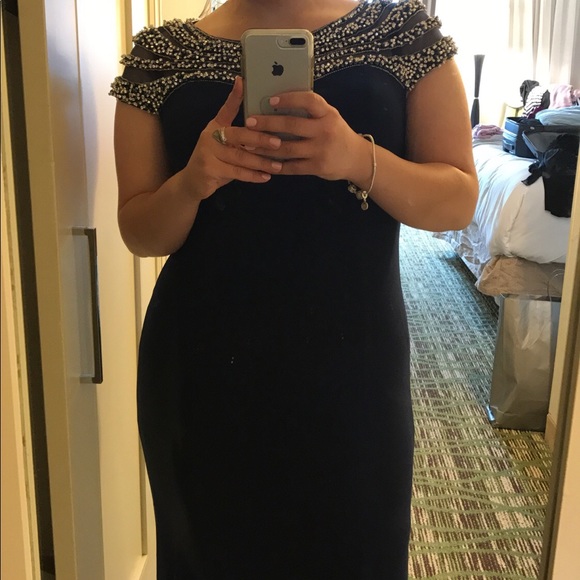 Evening Gown - Picture 3 of 4